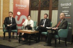 Mesa redonda Tressis Sevilla