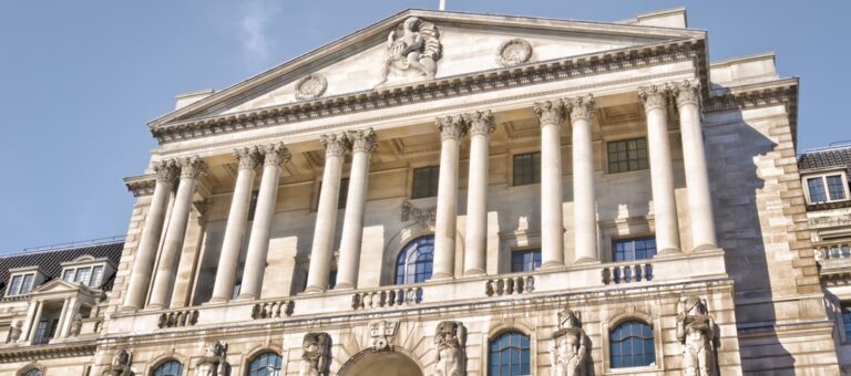 El Banco de Inglaterra expectante a los acontecimientos