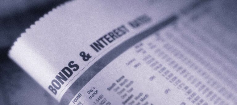 página de un periódico con el titular: "bonos y los tipos de interés"