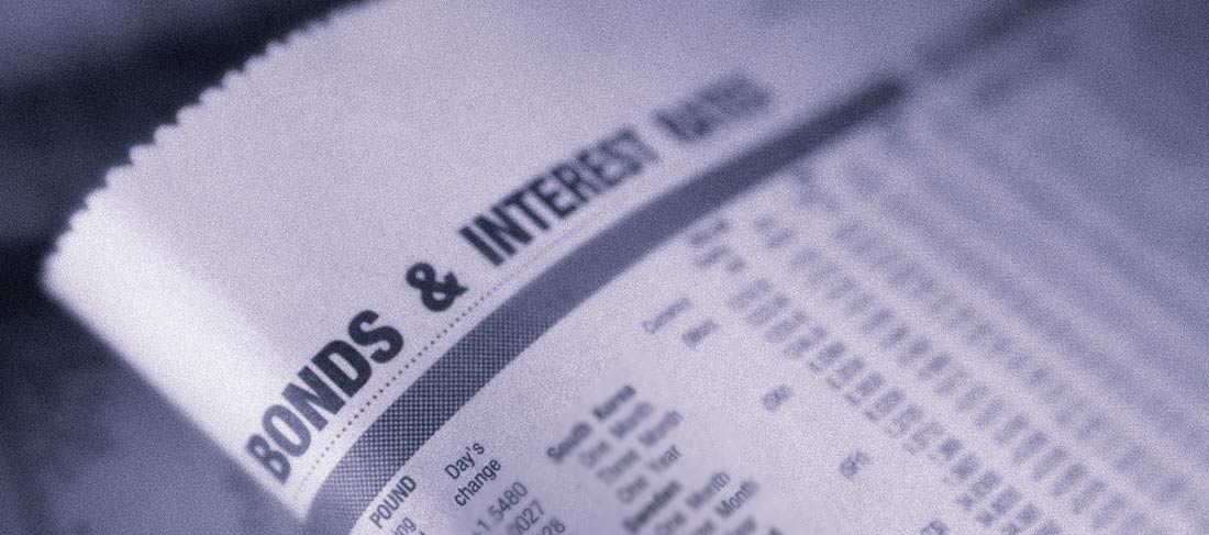 página de un periódico con el titular: "bonos y los tipos de interés"