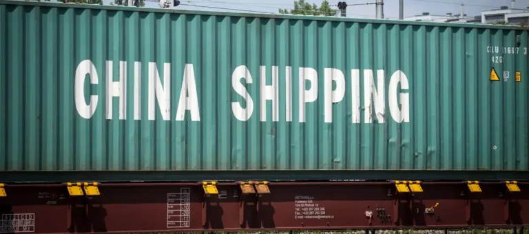 Primer golpe de China a la UE