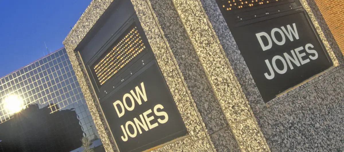 Dow Jones logra cortar su racha de caídas