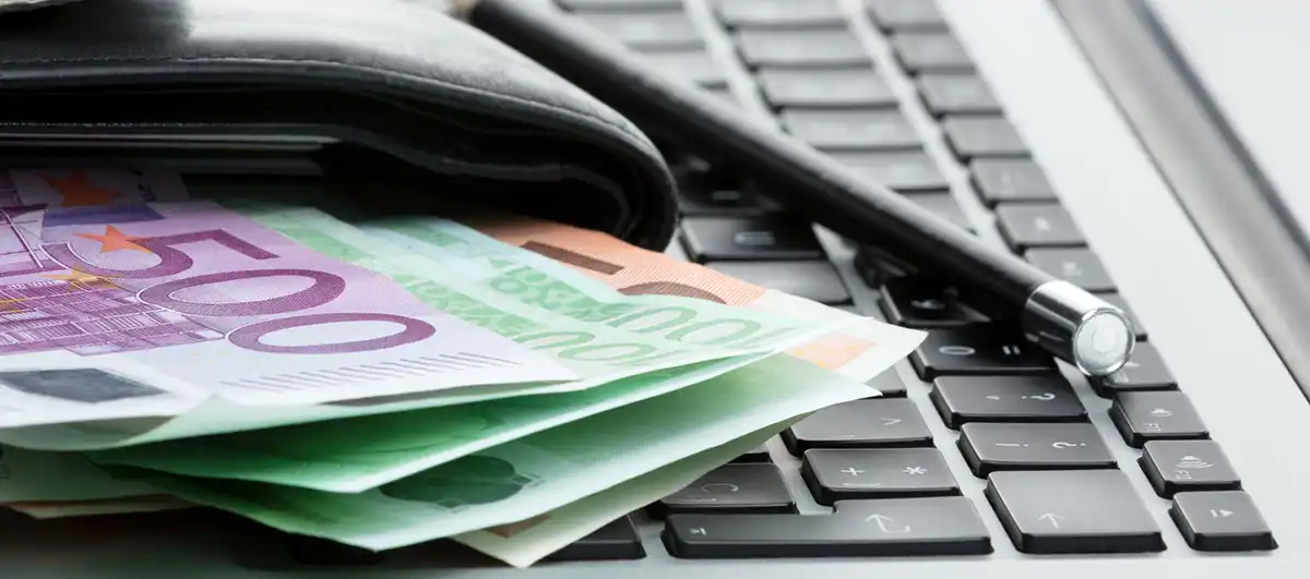 vigilancia sobre salarios y beneficios