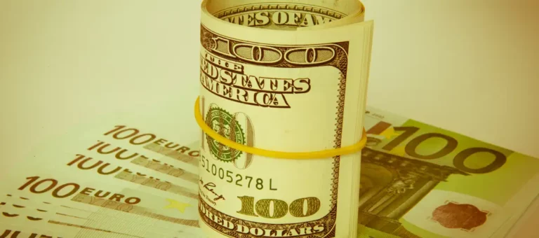 El dólar sigue recuperando terreno frente al euro